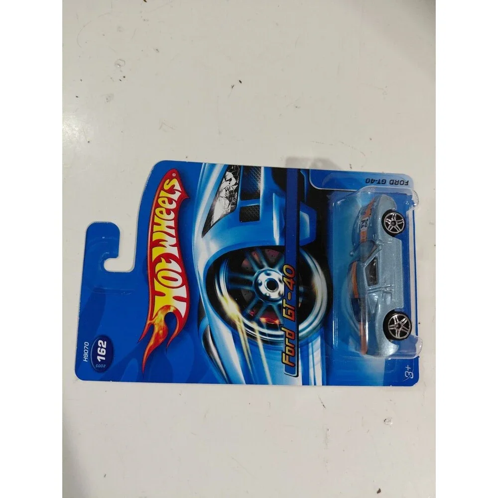 NIP Hot Wheels 2005 Main Line 1:64 Die Cast #32 Ford GT40 Classic Race Car